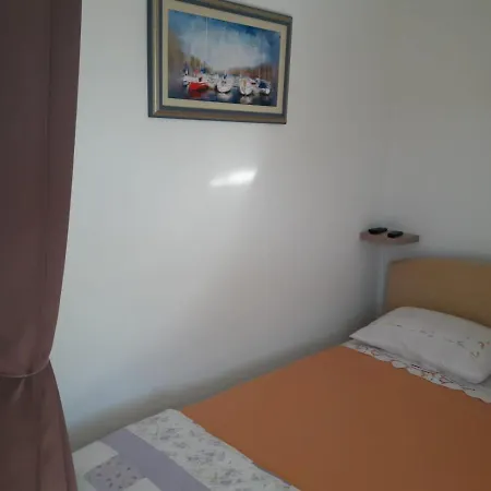 Rest House Rouge Сasa de vacaciones Milna (Brac)